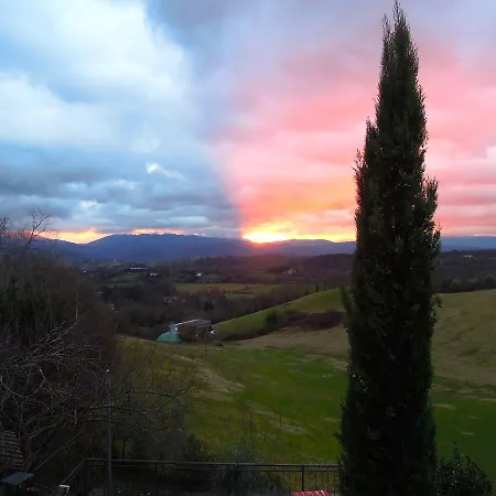 Alojamento de Acomodação e Pequeno-almoço Le Due Volpi 4*